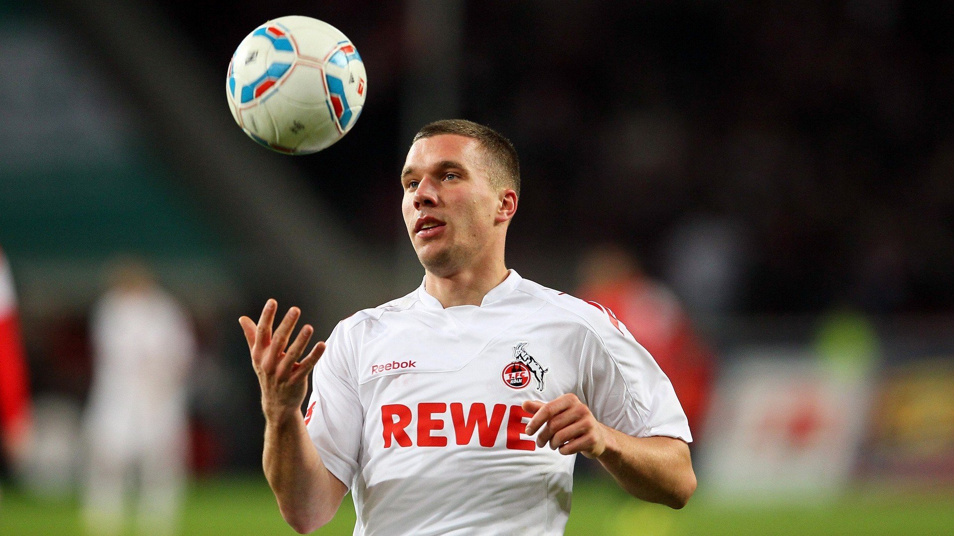当F1引擎在街道咆哮，萨拉赫与所有伟大演员的终极法则—舞台越大，我越强